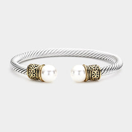 Pearl Tip Cuff