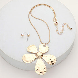 Hammered Flower Necklace